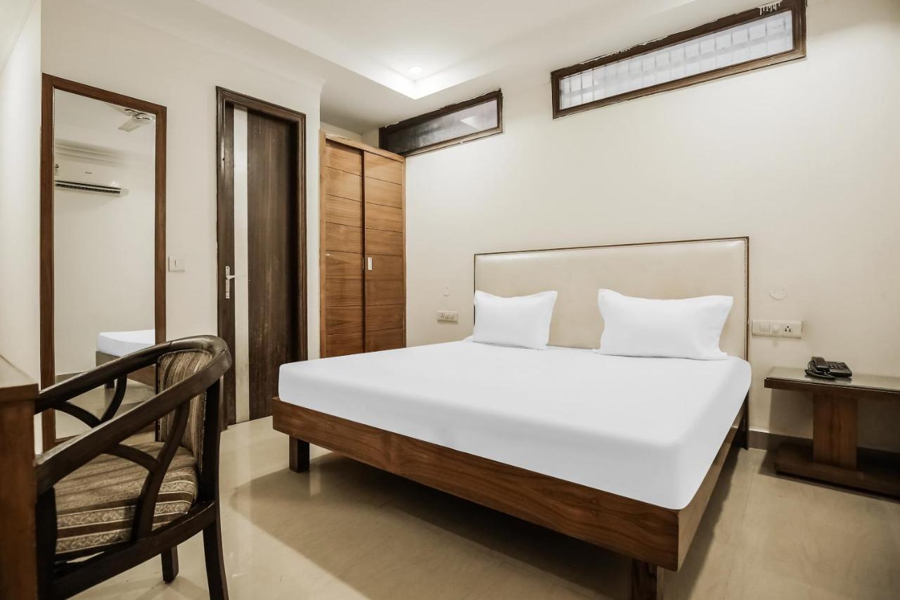 Collection O Sapphire Hotel Chandigarh Exterior photo