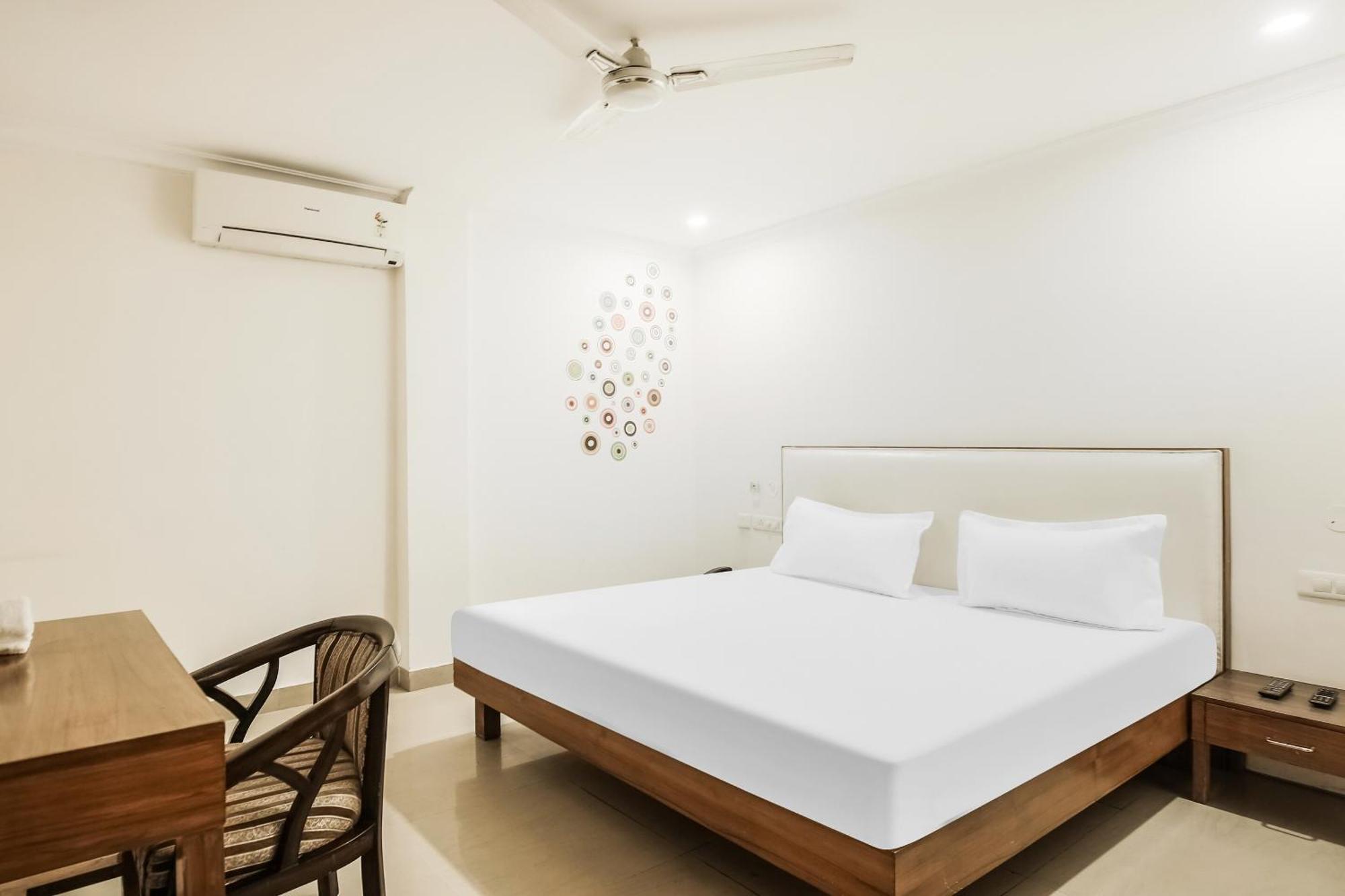 Collection O Sapphire Hotel Chandigarh Exterior photo