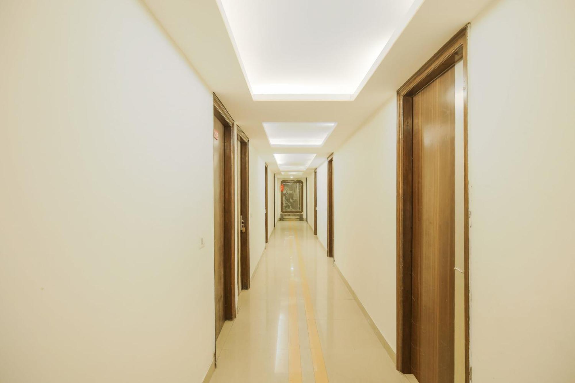 Collection O Sapphire Hotel Chandigarh Exterior photo